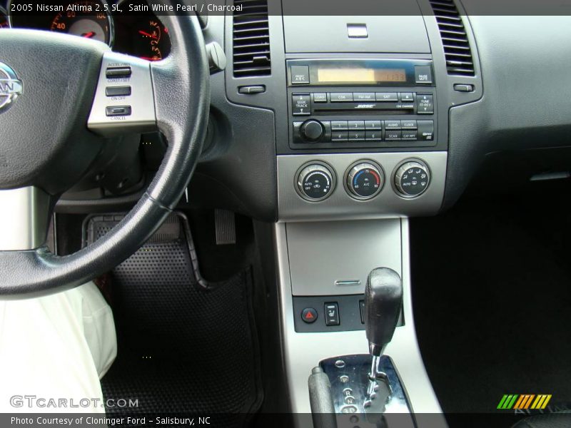 Satin White Pearl / Charcoal 2005 Nissan Altima 2.5 SL