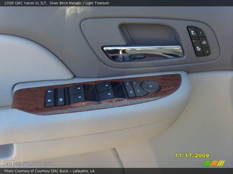 Silver Birch Metallic / Light Titanium 2008 GMC Yukon XL SLT