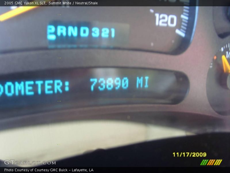 Summit White / Neutral/Shale 2005 GMC Yukon XL SLT