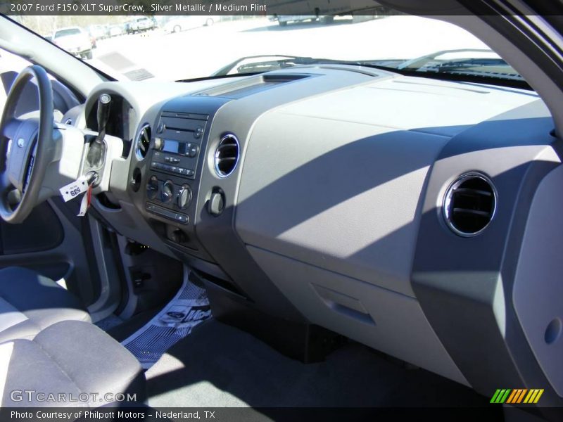 Silver Metallic / Medium Flint 2007 Ford F150 XLT SuperCrew