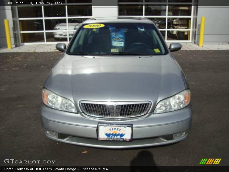 Titanium / Black 2000 Infiniti I 30