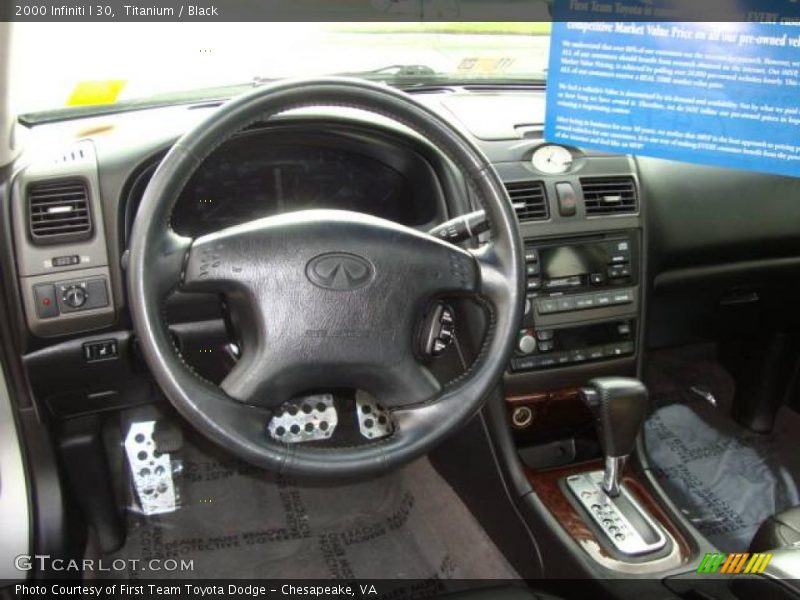 Titanium / Black 2000 Infiniti I 30
