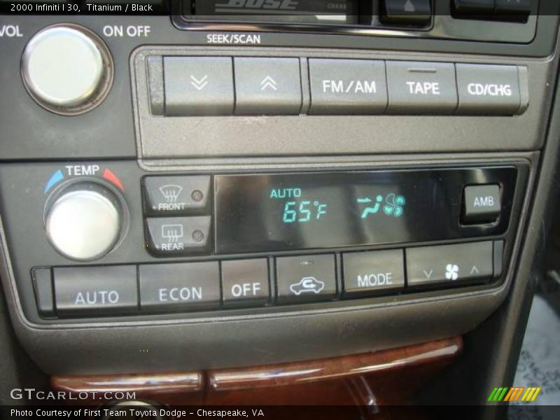 Titanium / Black 2000 Infiniti I 30