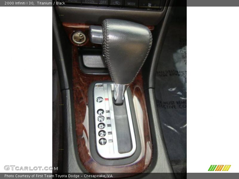 Titanium / Black 2000 Infiniti I 30
