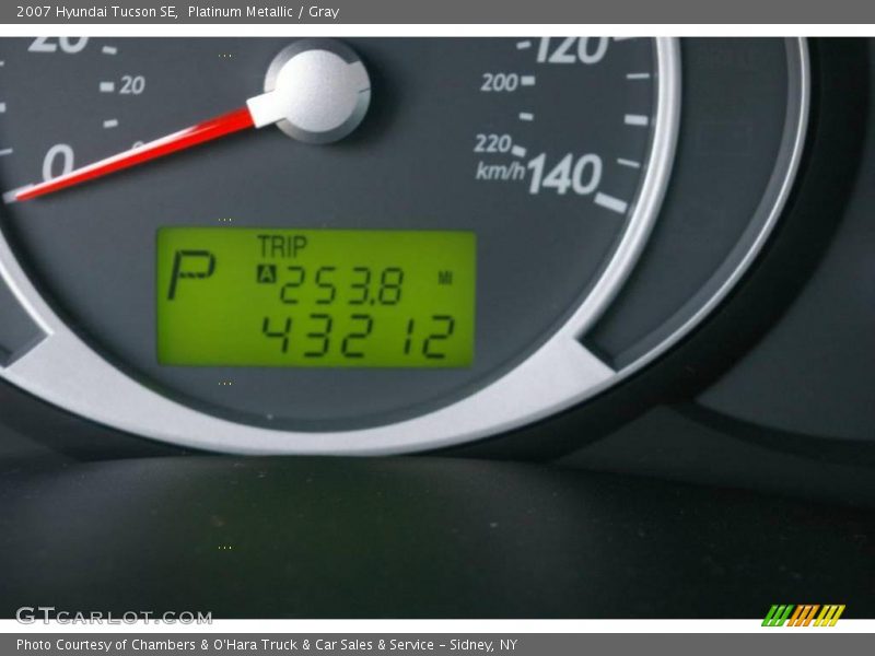 Platinum Metallic / Gray 2007 Hyundai Tucson SE