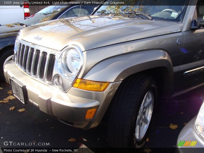 Light Khaki Metallic / Dark Khaki/Light Graystone 2005 Jeep Liberty Limited 4x4