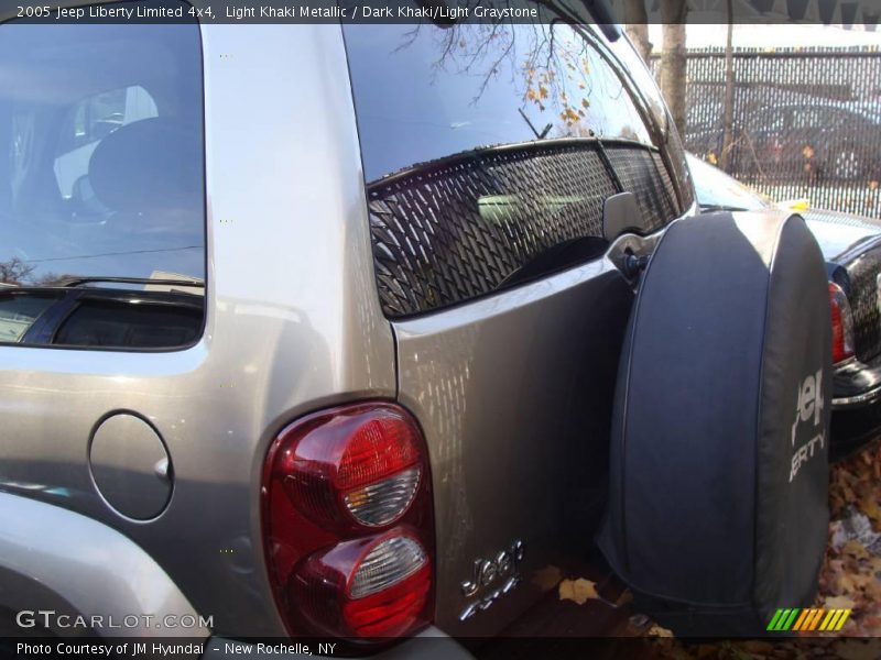 Light Khaki Metallic / Dark Khaki/Light Graystone 2005 Jeep Liberty Limited 4x4