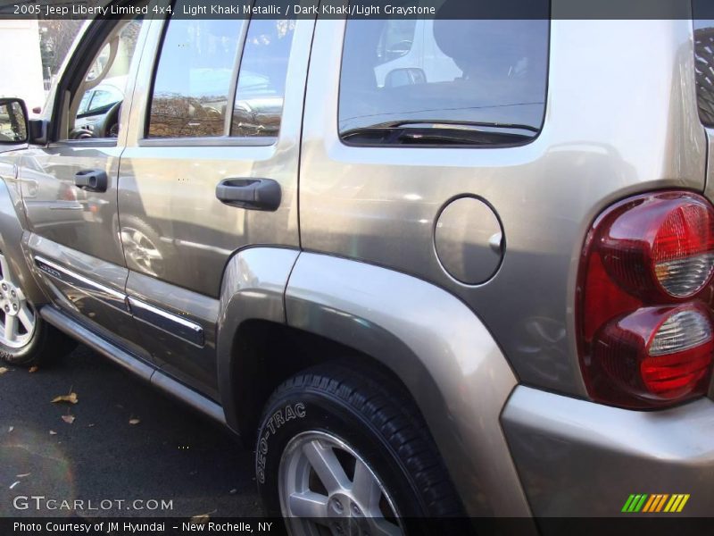 Light Khaki Metallic / Dark Khaki/Light Graystone 2005 Jeep Liberty Limited 4x4