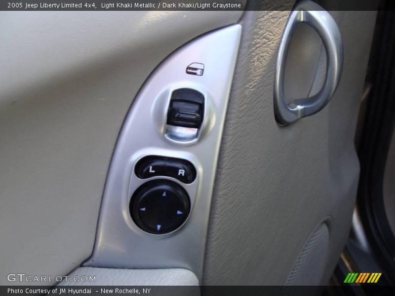 Light Khaki Metallic / Dark Khaki/Light Graystone 2005 Jeep Liberty Limited 4x4
