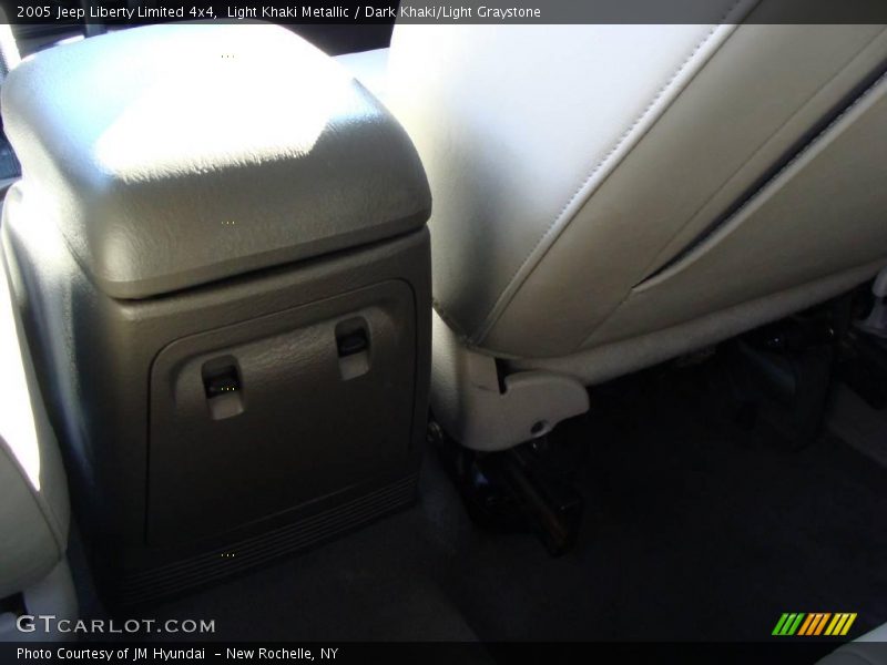 Light Khaki Metallic / Dark Khaki/Light Graystone 2005 Jeep Liberty Limited 4x4
