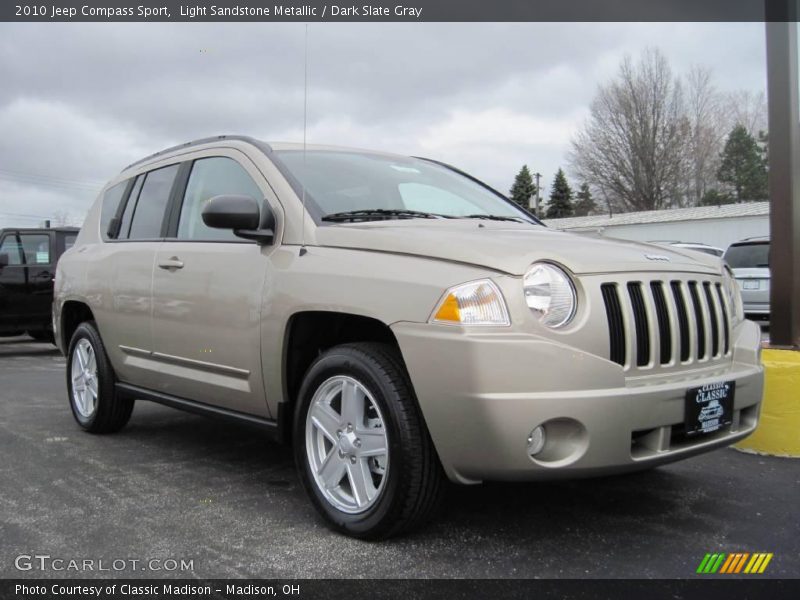 Light Sandstone Metallic / Dark Slate Gray 2010 Jeep Compass Sport