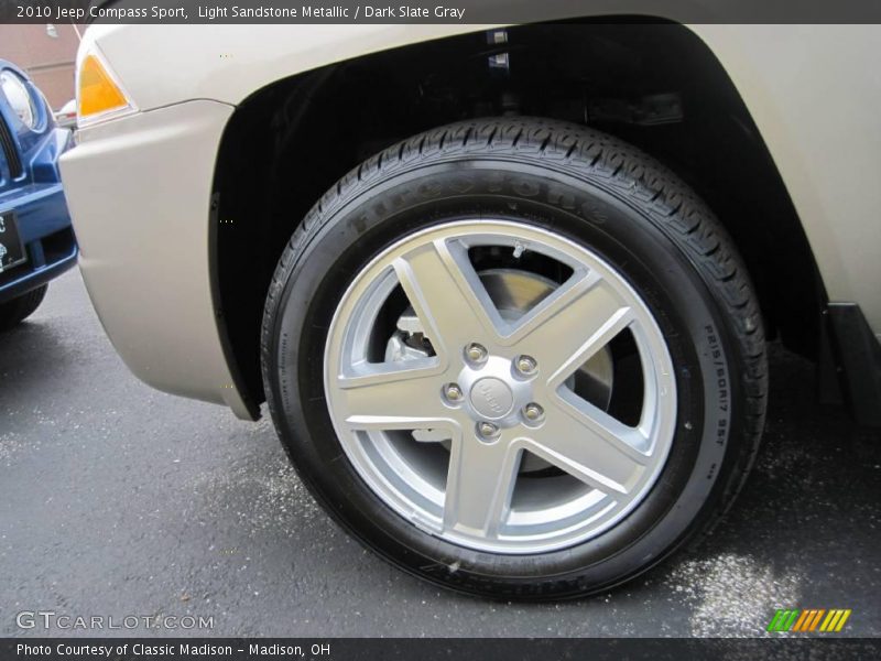 Light Sandstone Metallic / Dark Slate Gray 2010 Jeep Compass Sport