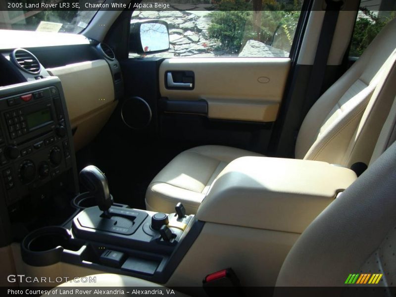 Chawton White / Alpaca Beige 2005 Land Rover LR3 SE