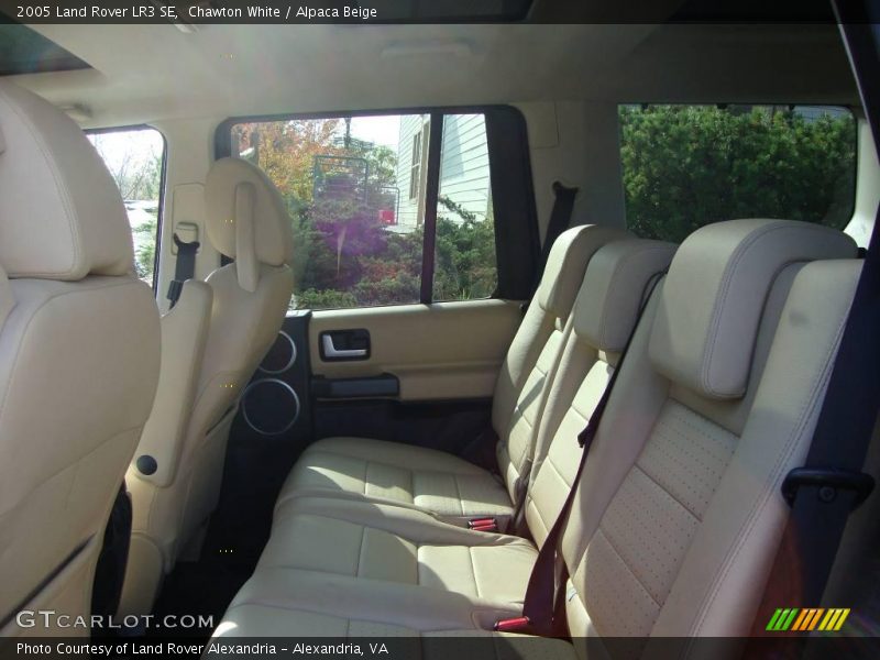 Chawton White / Alpaca Beige 2005 Land Rover LR3 SE