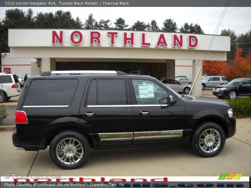 Tuxedo Black Metallic / Charcoal Black 2010 Lincoln Navigator 4x4