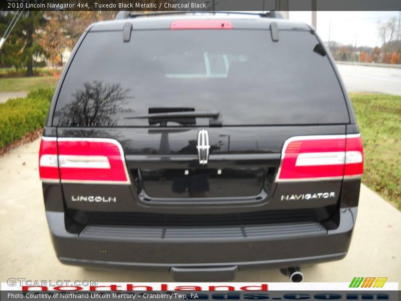 Tuxedo Black Metallic / Charcoal Black 2010 Lincoln Navigator 4x4