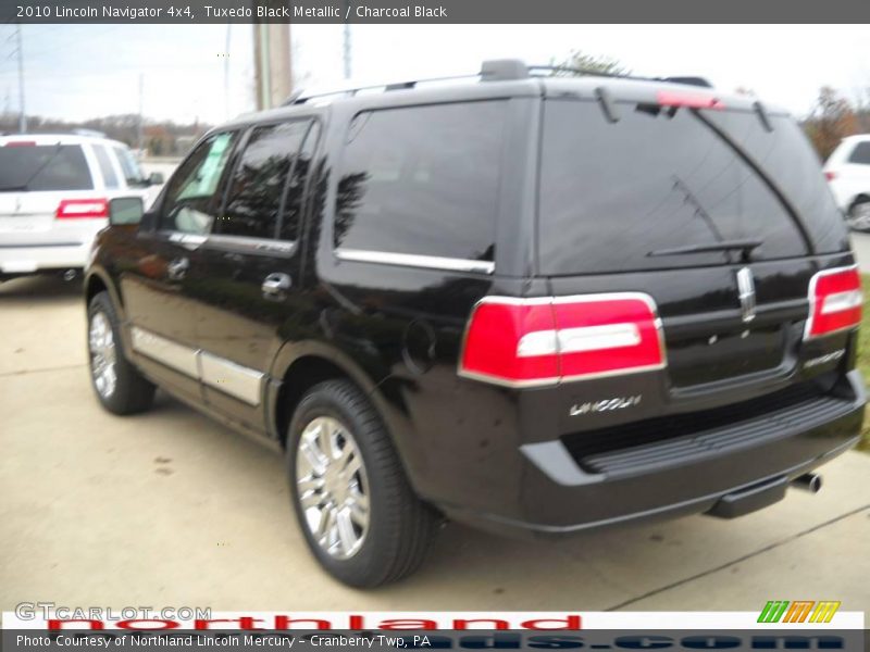 Tuxedo Black Metallic / Charcoal Black 2010 Lincoln Navigator 4x4