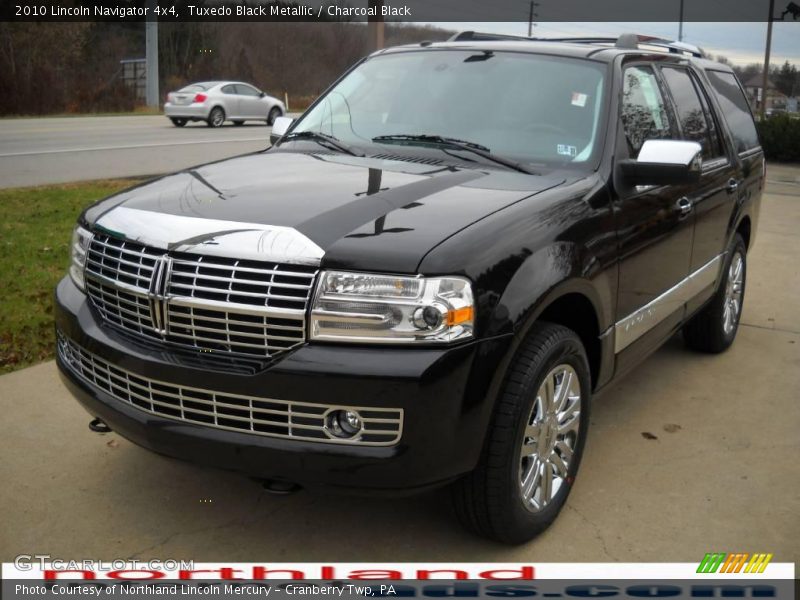 Tuxedo Black Metallic / Charcoal Black 2010 Lincoln Navigator 4x4