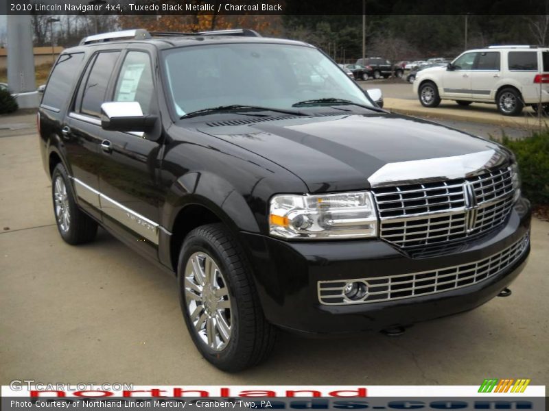 Tuxedo Black Metallic / Charcoal Black 2010 Lincoln Navigator 4x4
