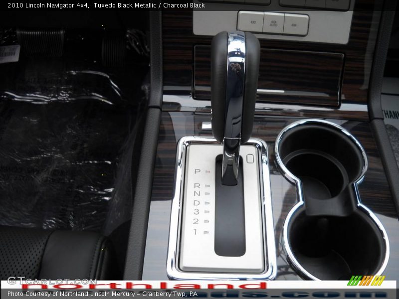 Tuxedo Black Metallic / Charcoal Black 2010 Lincoln Navigator 4x4
