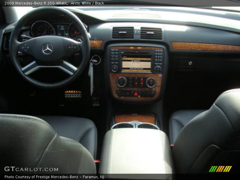 Arctic White / Black 2009 Mercedes-Benz R 350 4Matic
