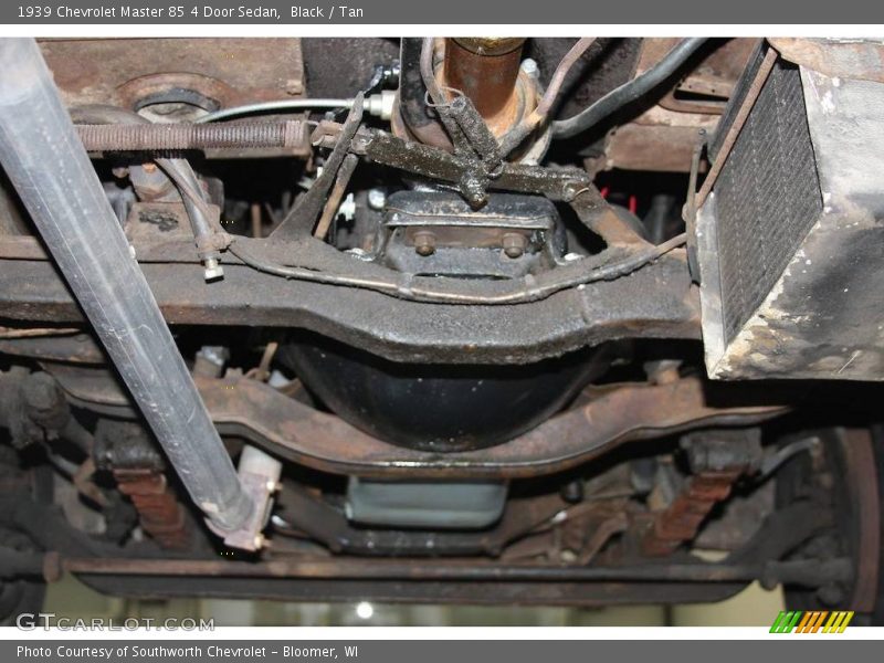 Black / Tan 1939 Chevrolet Master 85 4 Door Sedan