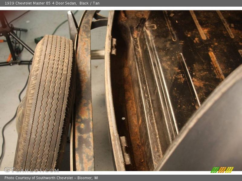 Black / Tan 1939 Chevrolet Master 85 4 Door Sedan