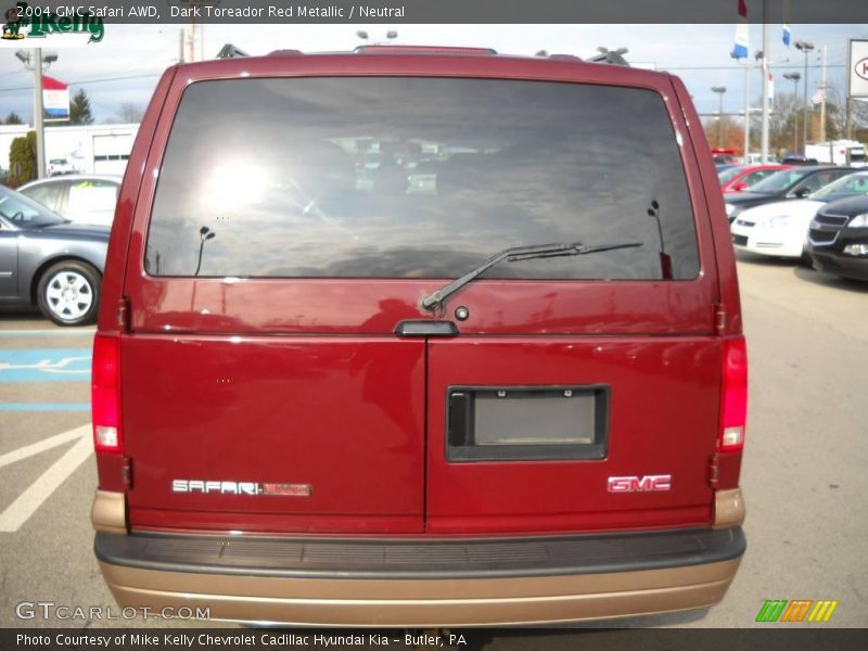 Dark Toreador Red Metallic / Neutral 2004 GMC Safari AWD