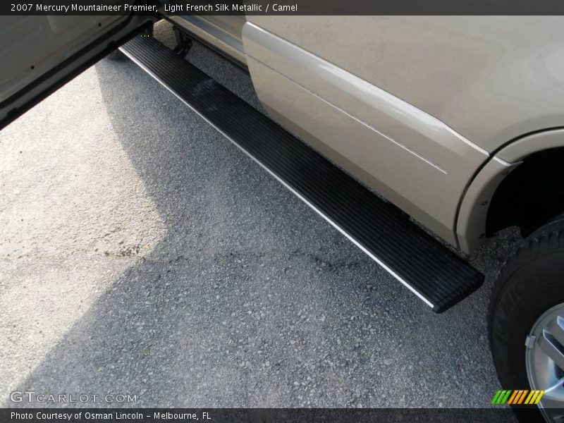 Light French Silk Metallic / Camel 2007 Mercury Mountaineer Premier