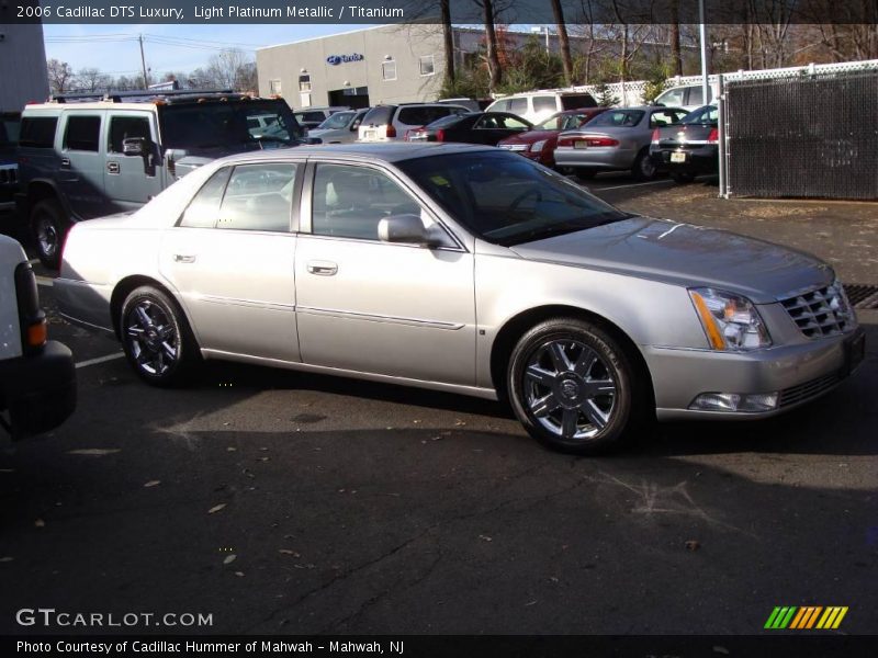 Light Platinum Metallic / Titanium 2006 Cadillac DTS Luxury