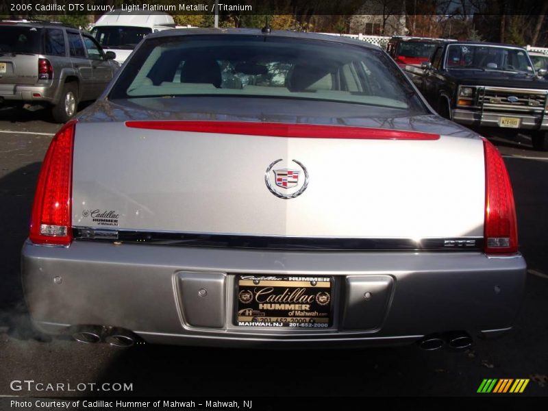 Light Platinum Metallic / Titanium 2006 Cadillac DTS Luxury
