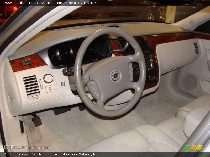 Light Platinum Metallic / Titanium 2006 Cadillac DTS Luxury