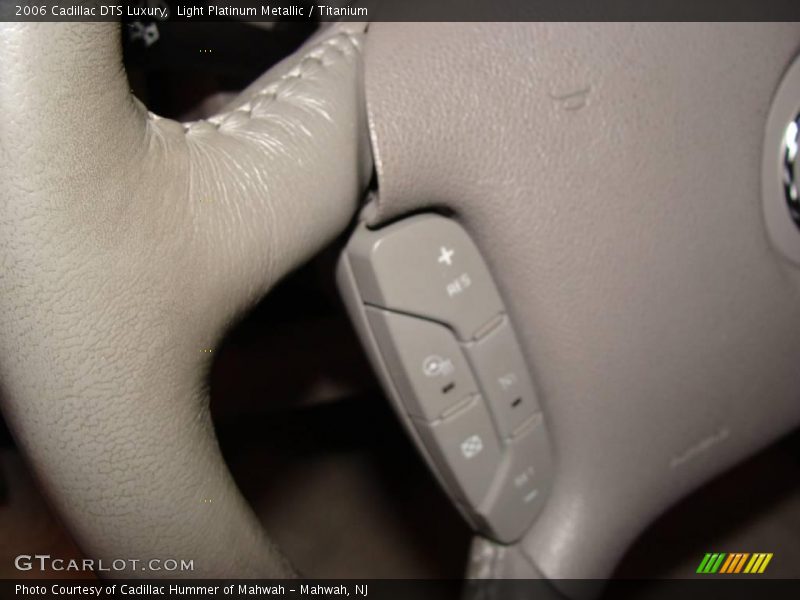 Light Platinum Metallic / Titanium 2006 Cadillac DTS Luxury