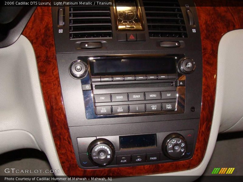 Light Platinum Metallic / Titanium 2006 Cadillac DTS Luxury
