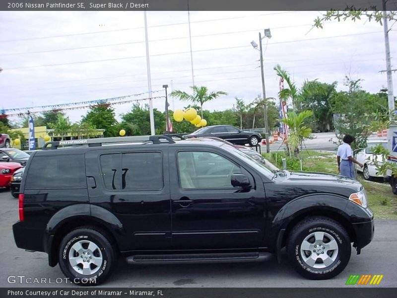 Super Black / Desert 2006 Nissan Pathfinder SE