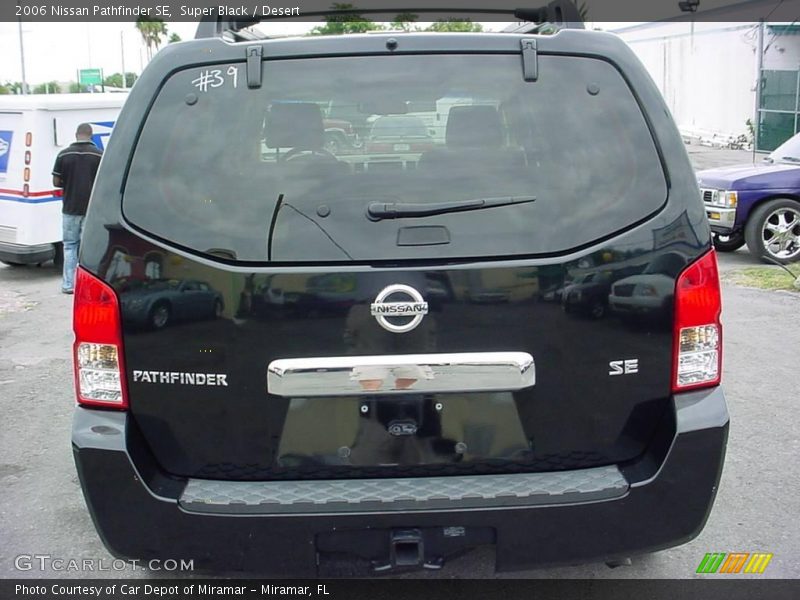 Super Black / Desert 2006 Nissan Pathfinder SE