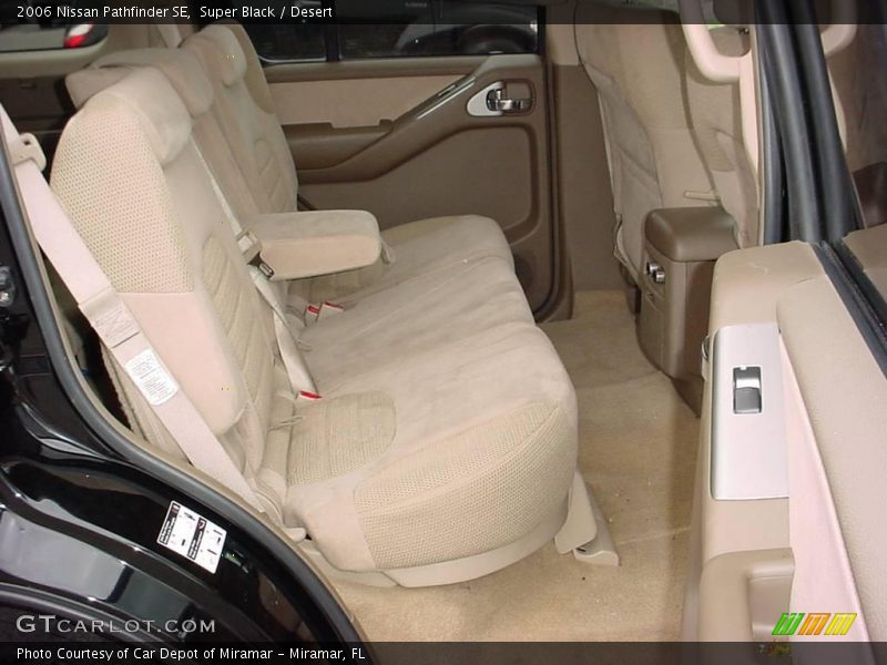 Super Black / Desert 2006 Nissan Pathfinder SE