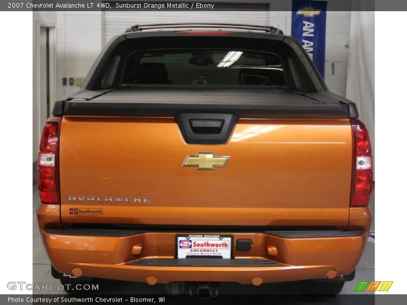 Sunburst Orange Metallic / Ebony 2007 Chevrolet Avalanche LT 4WD