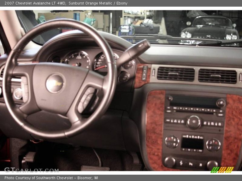Sunburst Orange Metallic / Ebony 2007 Chevrolet Avalanche LT 4WD