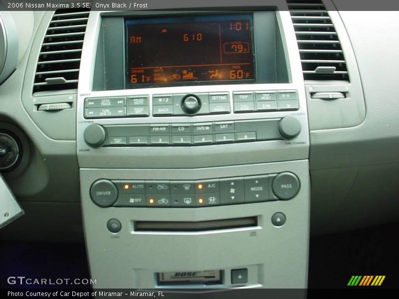 Onyx Black / Frost 2006 Nissan Maxima 3.5 SE