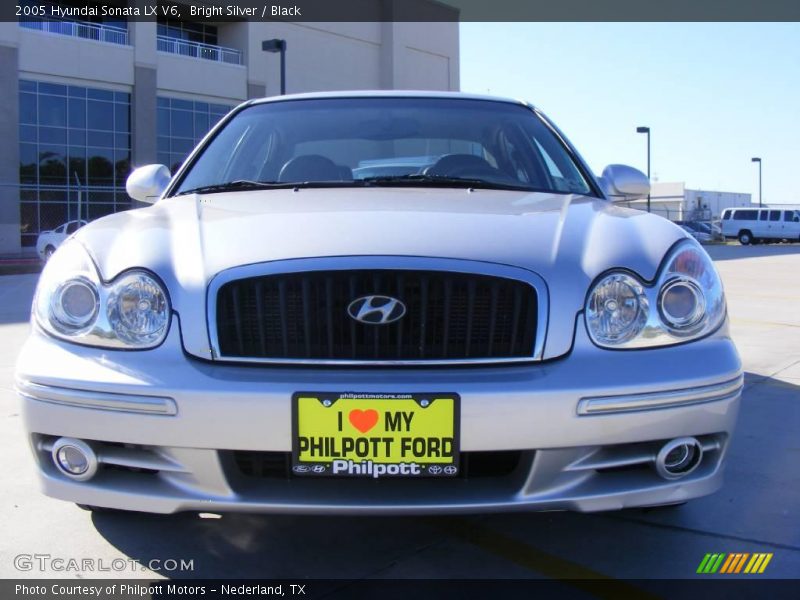 Bright Silver / Black 2005 Hyundai Sonata LX V6