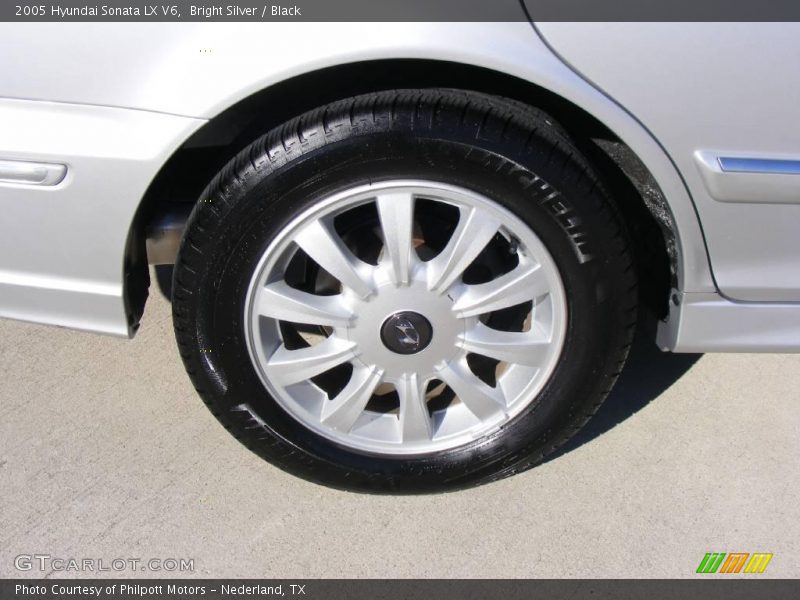 Bright Silver / Black 2005 Hyundai Sonata LX V6