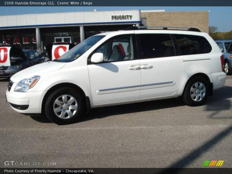 Cosmic White / Beige 2008 Hyundai Entourage GLS