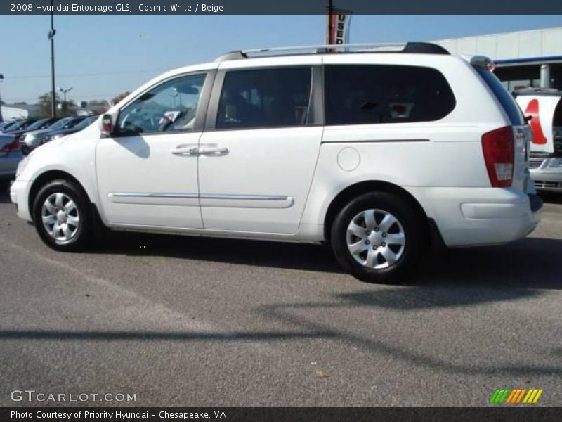 Cosmic White / Beige 2008 Hyundai Entourage GLS