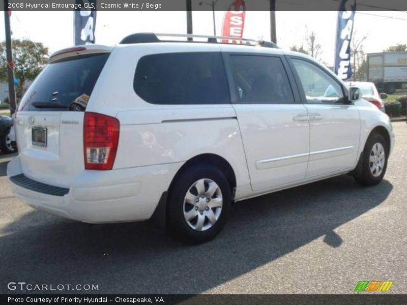 Cosmic White / Beige 2008 Hyundai Entourage GLS