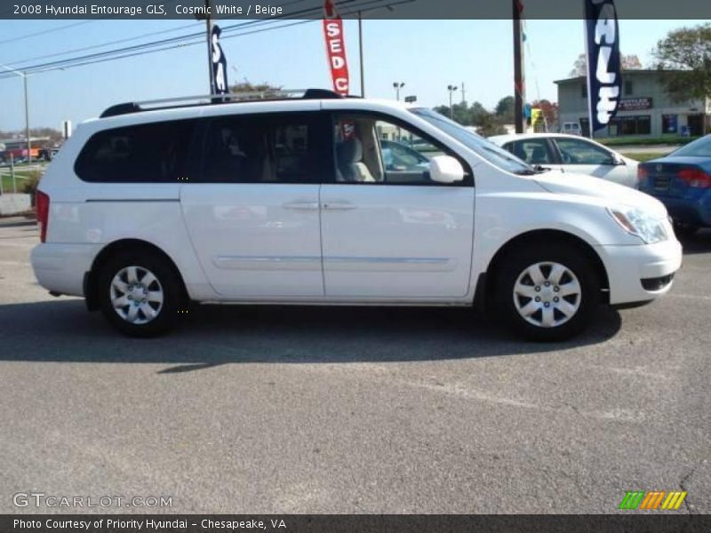Cosmic White / Beige 2008 Hyundai Entourage GLS