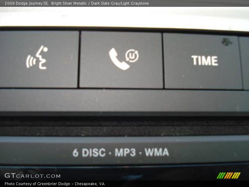 Bright Silver Metallic / Dark Slate Gray/Light Graystone 2009 Dodge Journey SE
