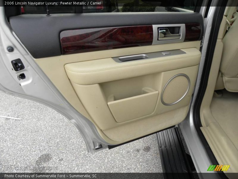Pewter Metallic / Camel 2006 Lincoln Navigator Luxury
