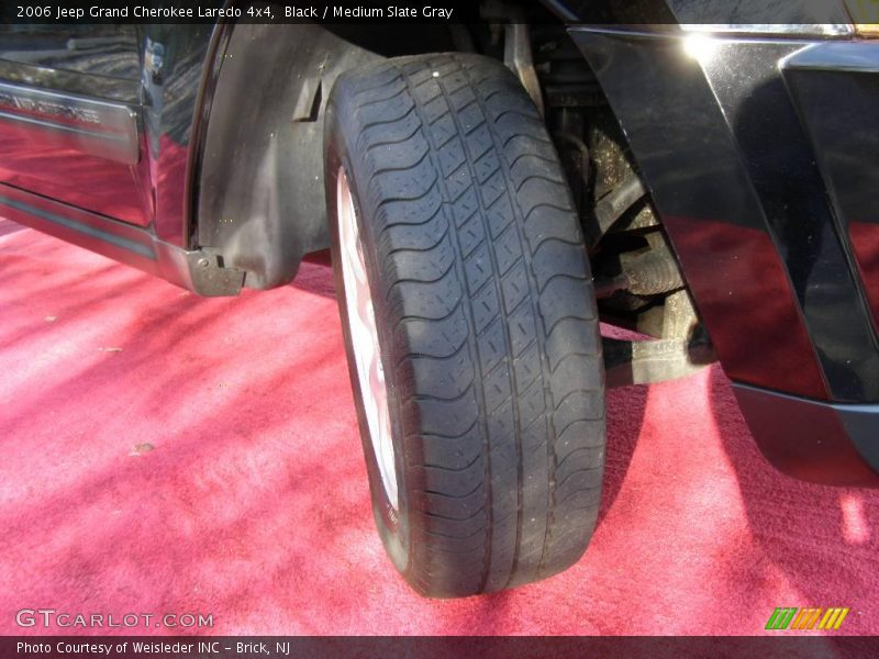 Black / Medium Slate Gray 2006 Jeep Grand Cherokee Laredo 4x4
