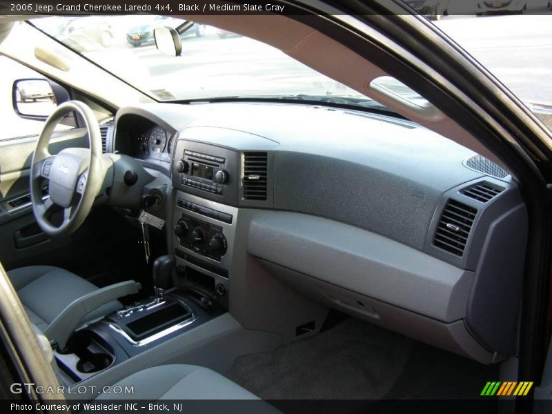 Black / Medium Slate Gray 2006 Jeep Grand Cherokee Laredo 4x4
